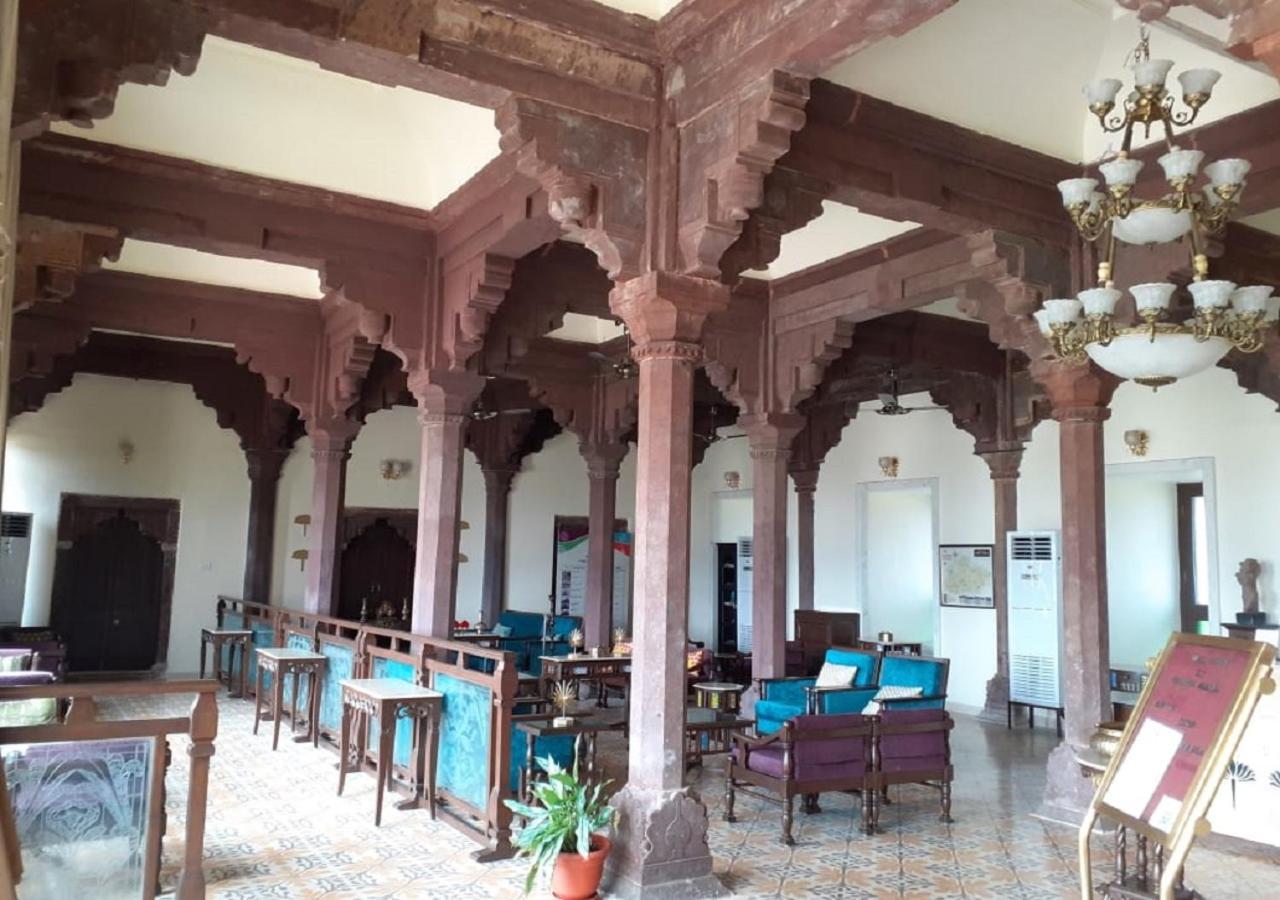 Mpt Sheesh Mahal, Orchha酒店 外观 照片